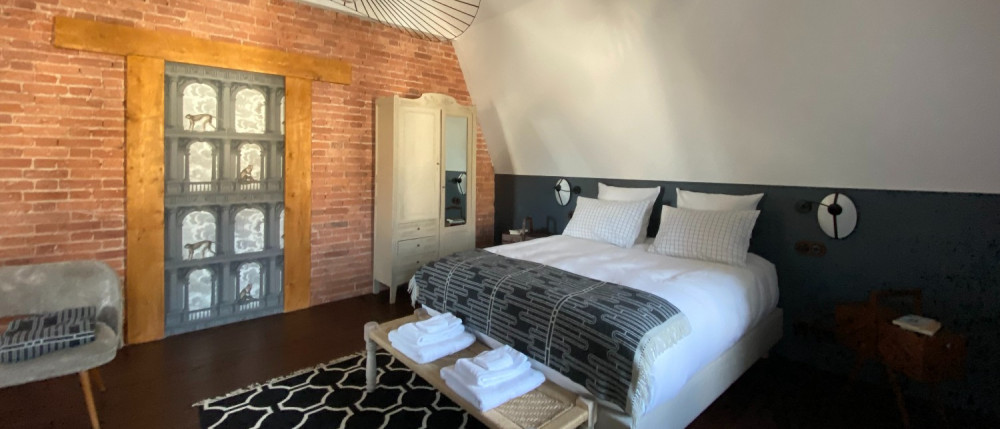 Uploads Suite Eugenie 1 